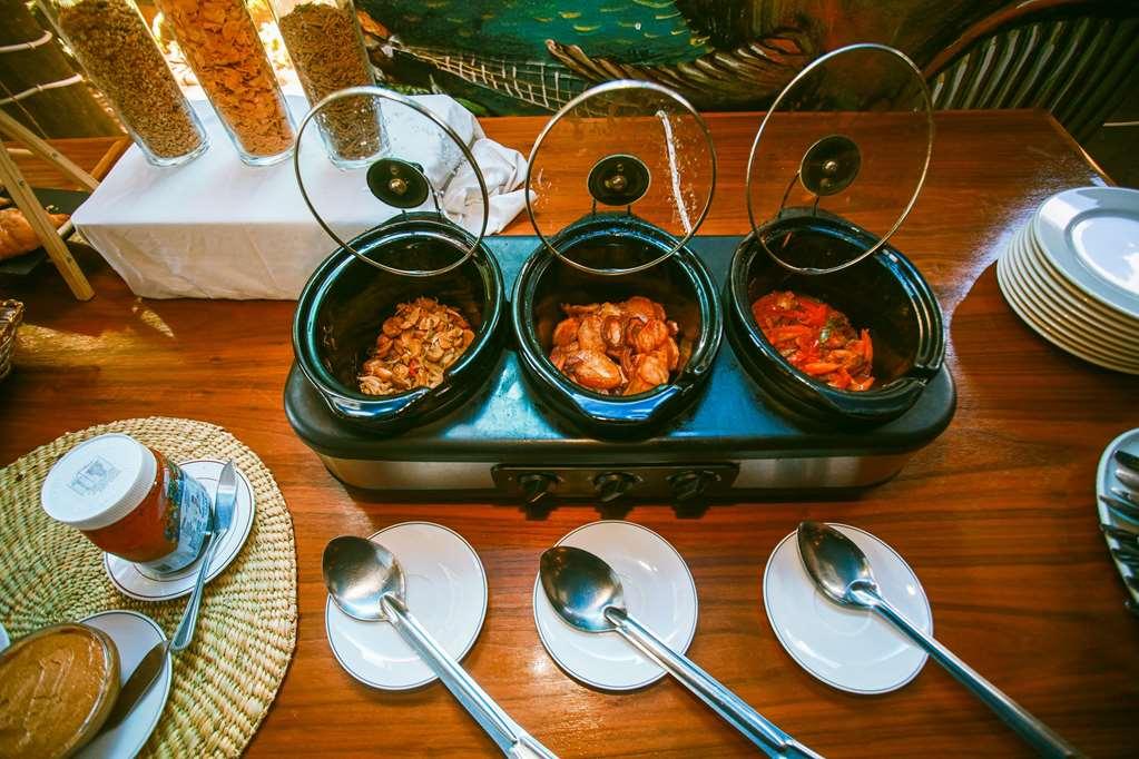 Colosseum Boutique Hotel & Spa Дар-эс-Саламе Ресторан фото